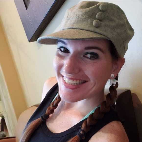 Meet your Posher, Amy - Picture 2 of 4